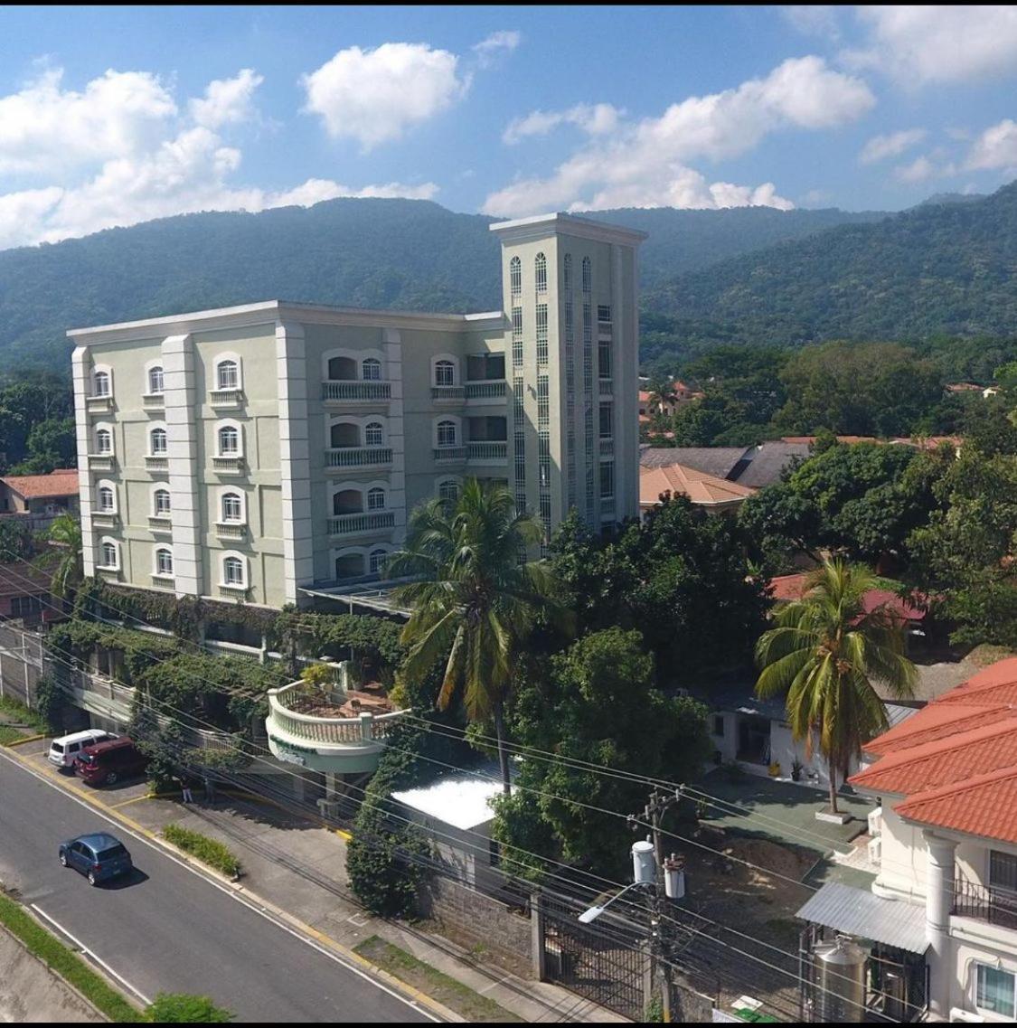 Boutique Hotel La Cordillera サン・ペドロ・スーラ エクステリア 写真